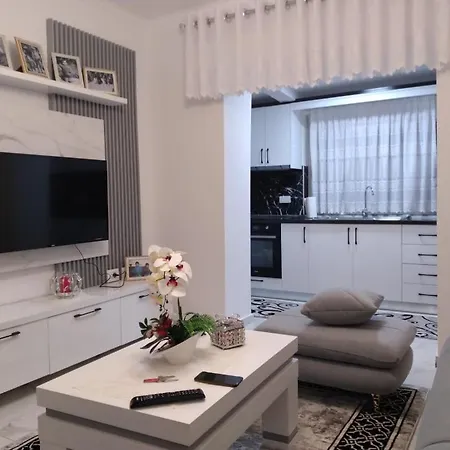 Monda Venetik's House Apartment