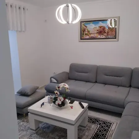 Monda Venetik's House